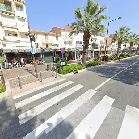 Beautiful 3-bed House In Sainte-maxime 別荘 *